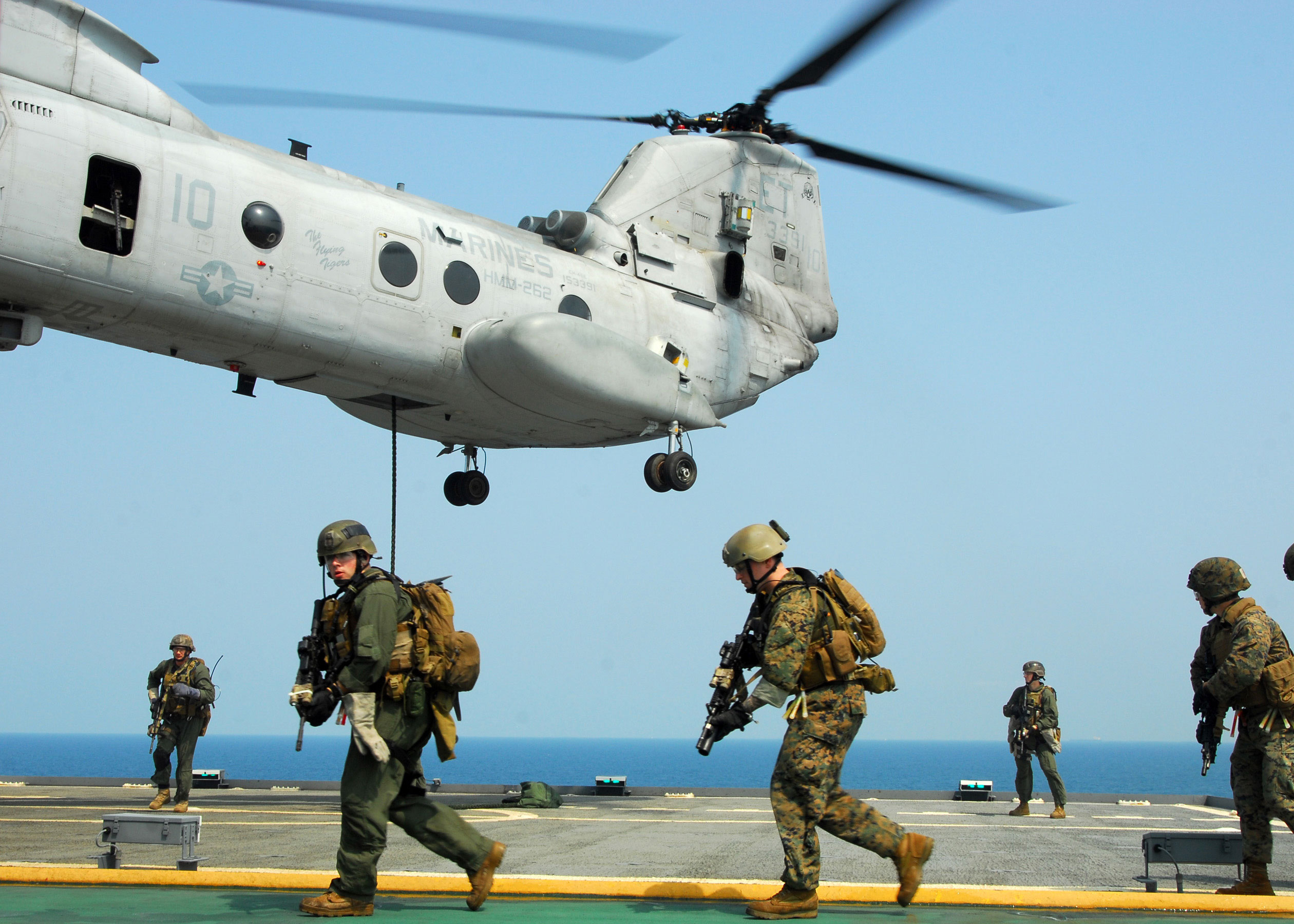 Force Recon | CH-46E Helicopter