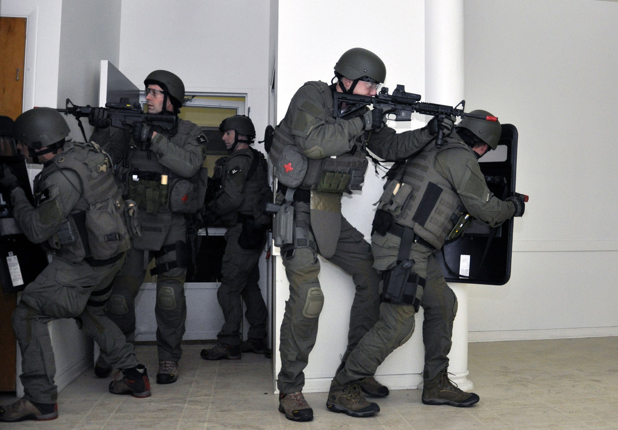Photo : FBI SWAT team