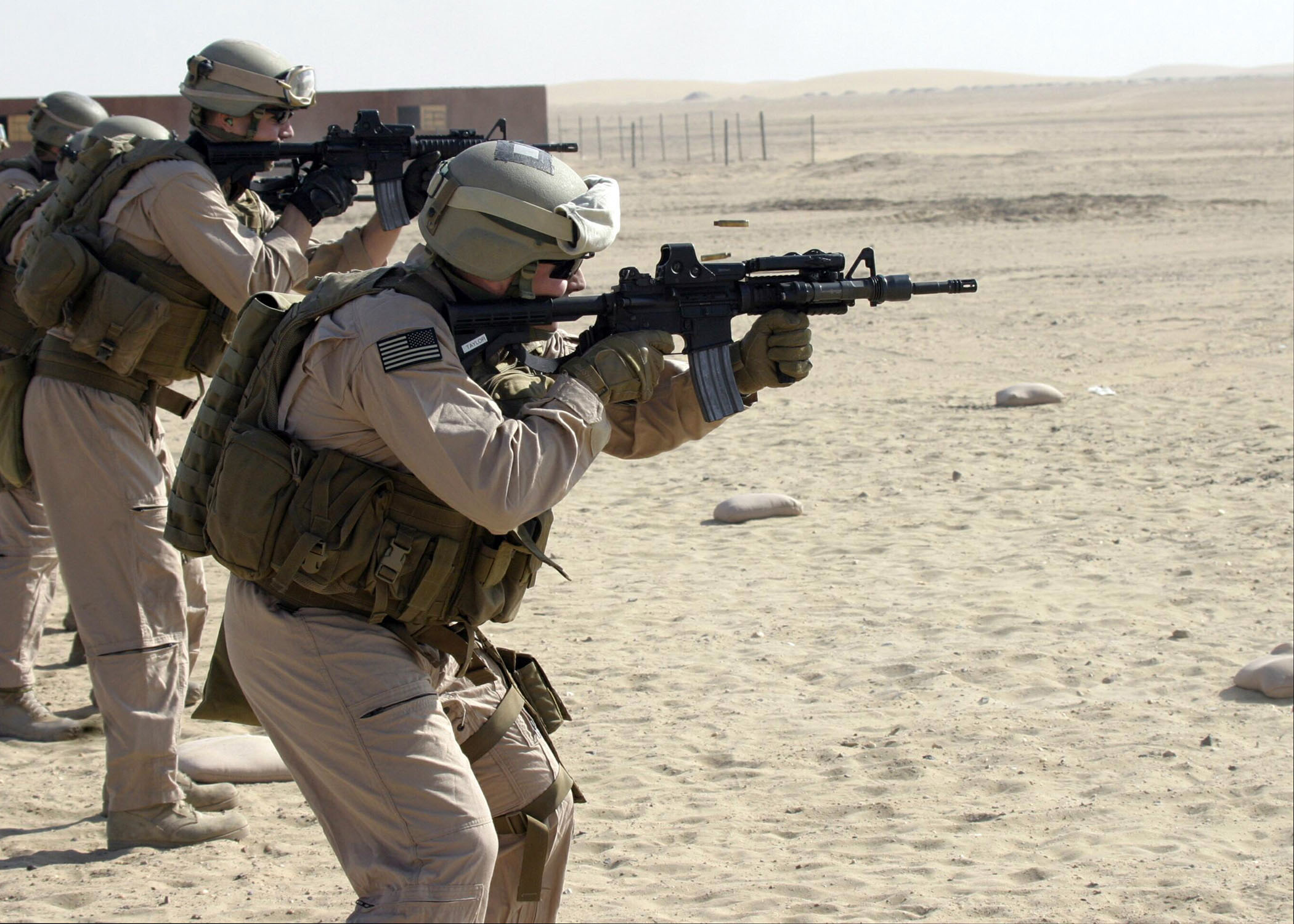 Marine Force Recon - Firing M4s