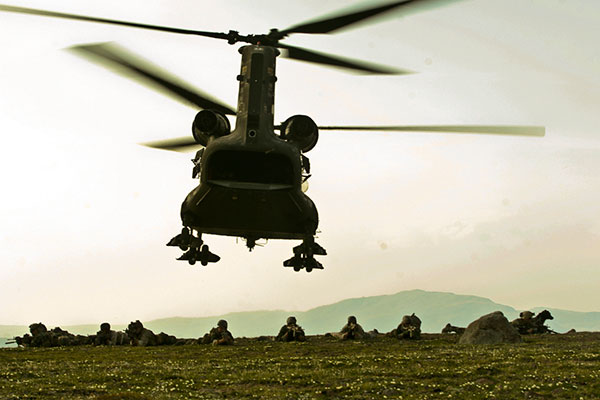 SEALs exfil a Chinook