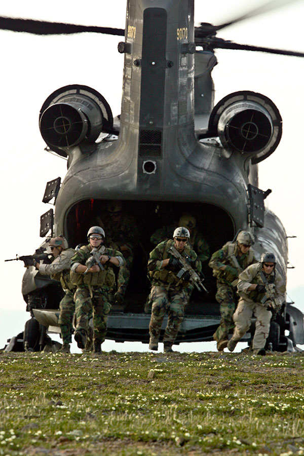 SEALs exfil a Chinook