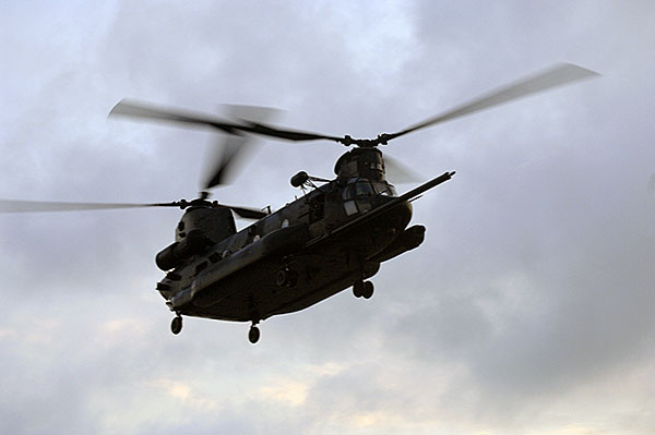 mh-47 chinook helicopter