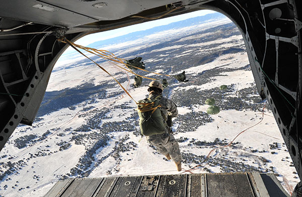 special forces - chinook parachute jump