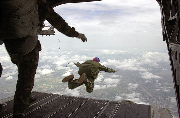 special forces - parachute jump - chinook