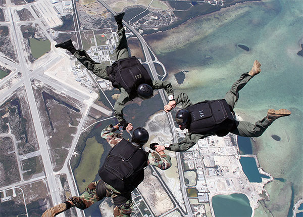 swcc - free-fall parachute jump
