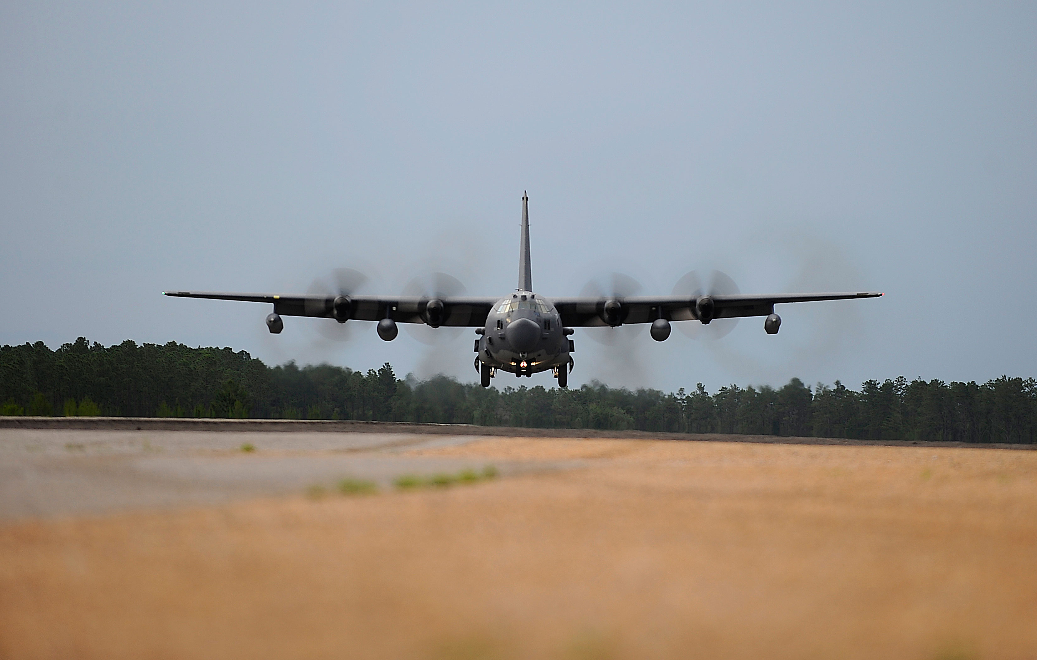 MC-130H Combat Talon II - Landing