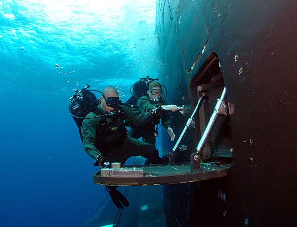 seals locking out