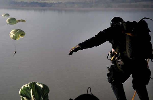 usaf pararescuemen - parachute jump