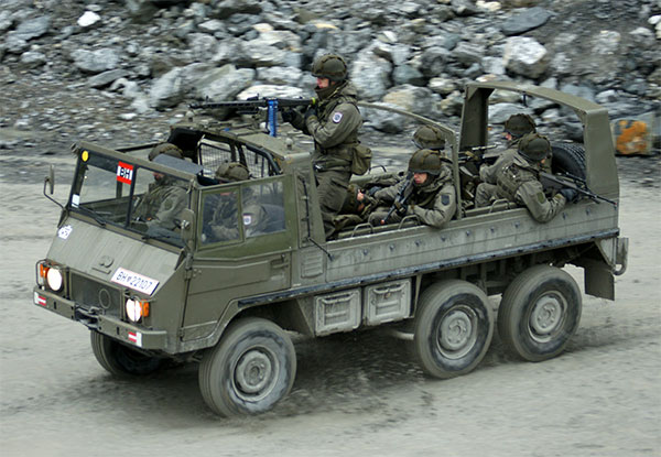 Pinzgauer vehicle